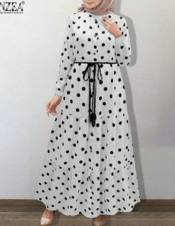 Gaun dengan sabuk pinggang yang elegan